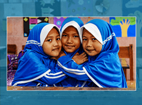 Anak-anak di sekolah
